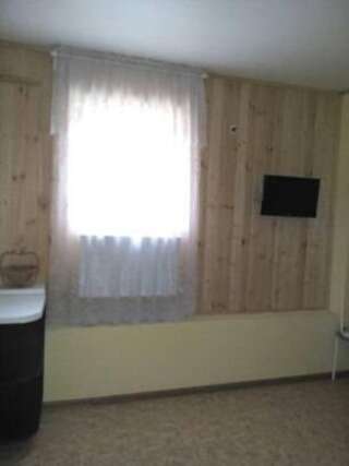 Гостиница Guest house Hutoryanka Анапа Улучшенный семейный номер-11